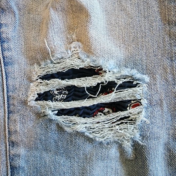 Guess Light Blue Distressed Paisley Patched Denim Jeans 32/32 - Picture 2 of 7